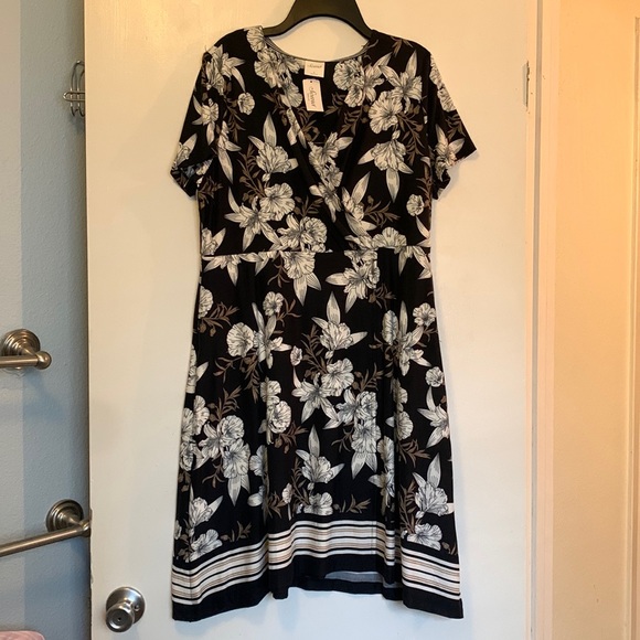 NWT Soma wrap dress, black/ floral, size L - Picture 1 of 4